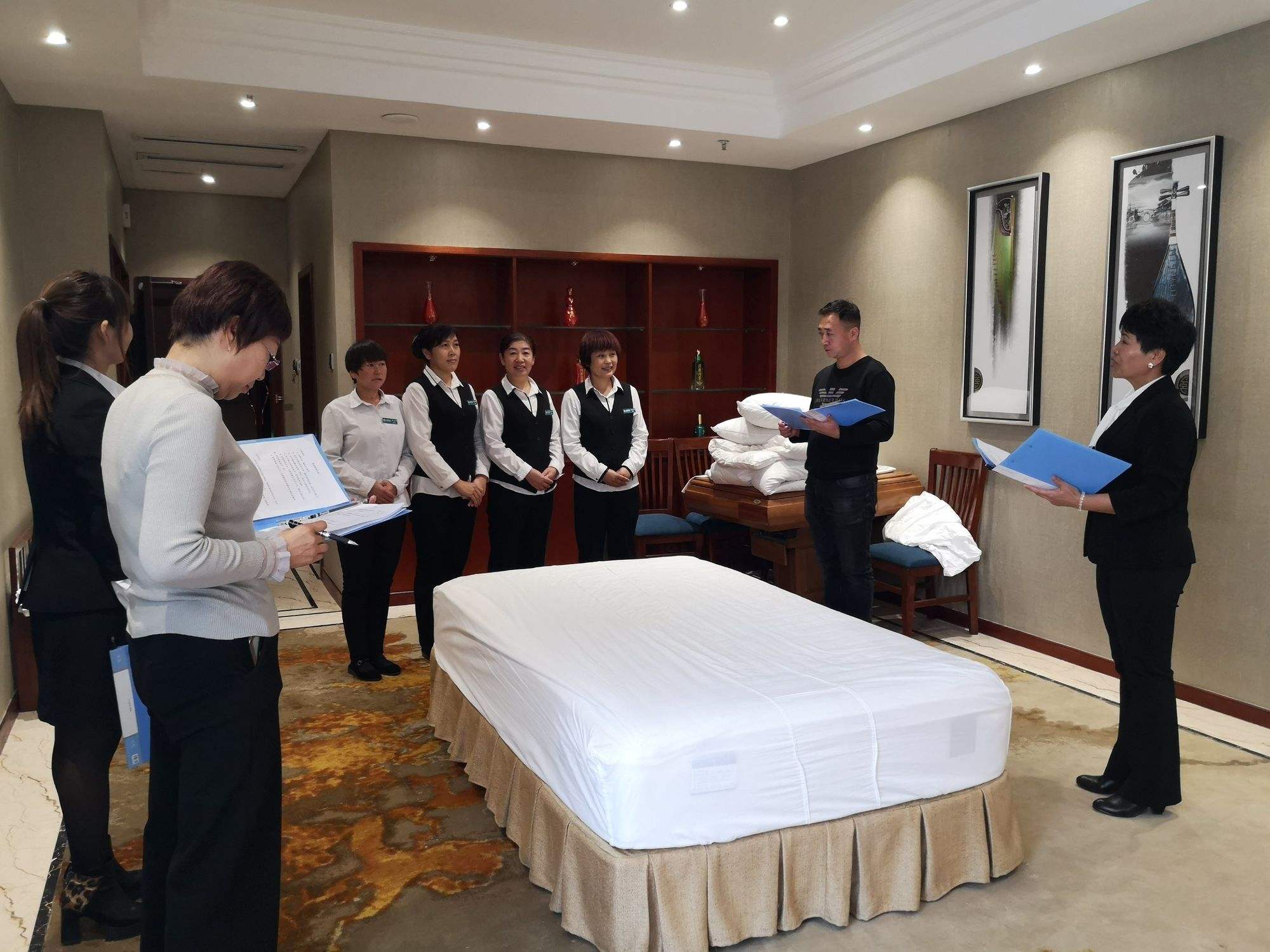 铺床拼音(铺床拼音是什么)